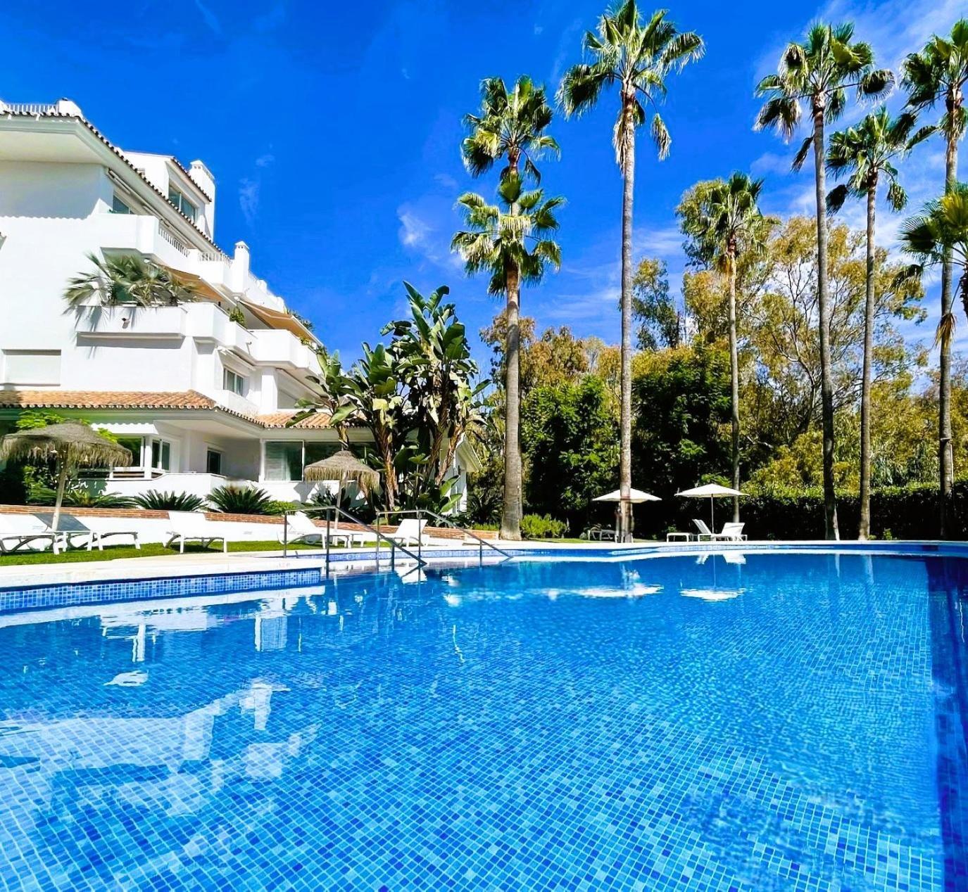 Luxury Penthouse With Sea Views In Marbella Golden Mile, Puente Romano Area Exterior photo