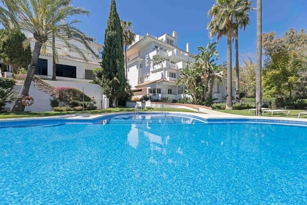 Luxury Penthouse With Sea Views In Marbella Golden Mile, Puente Romano Area Exterior photo